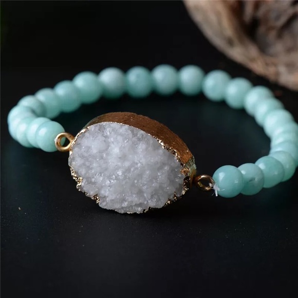 Gorgeous Druzy Anthropologie bracelet💚💫 - Picture 6 of 6